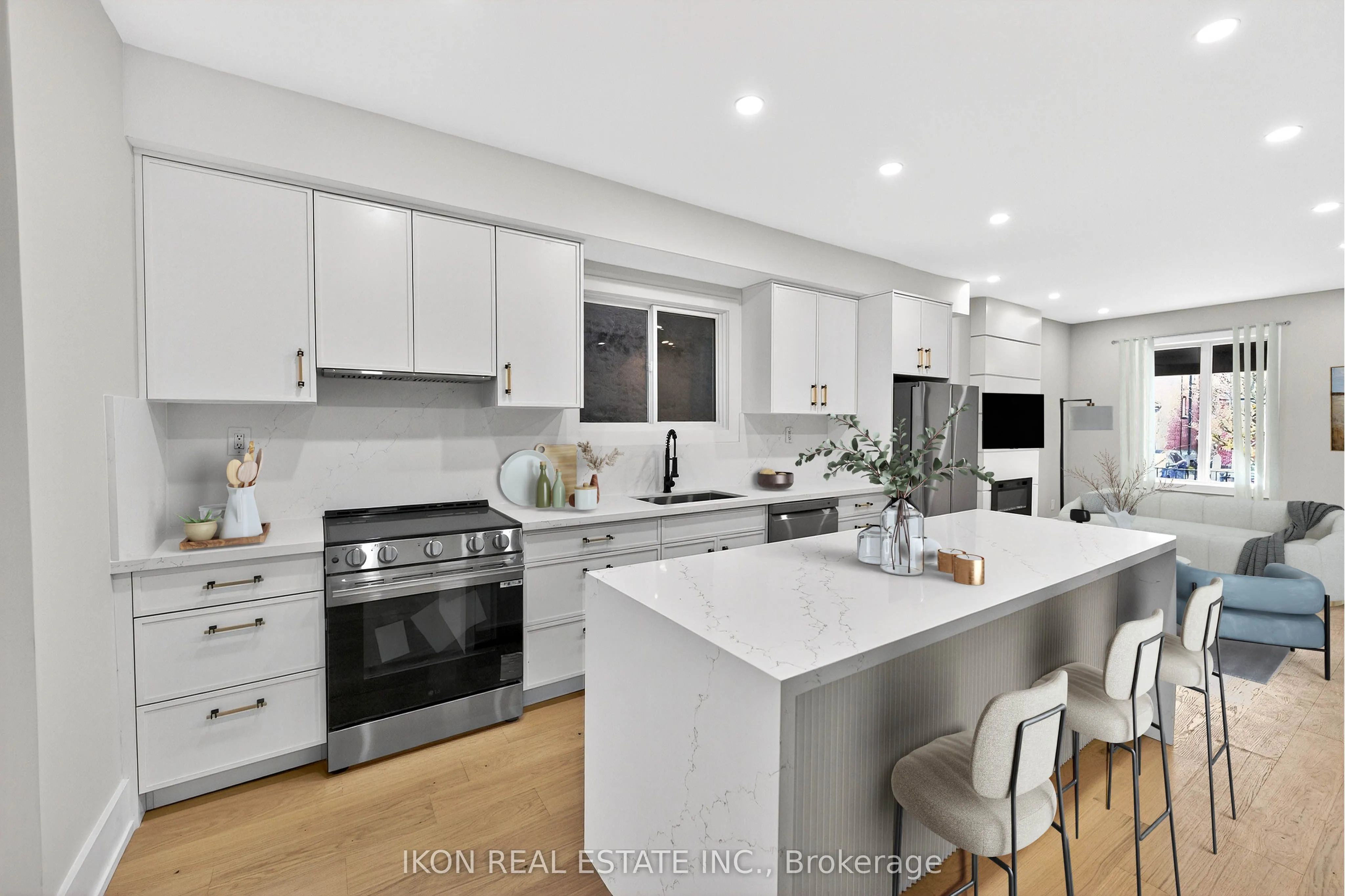Detached kitchen at 475 Delaware Avenue Toronto