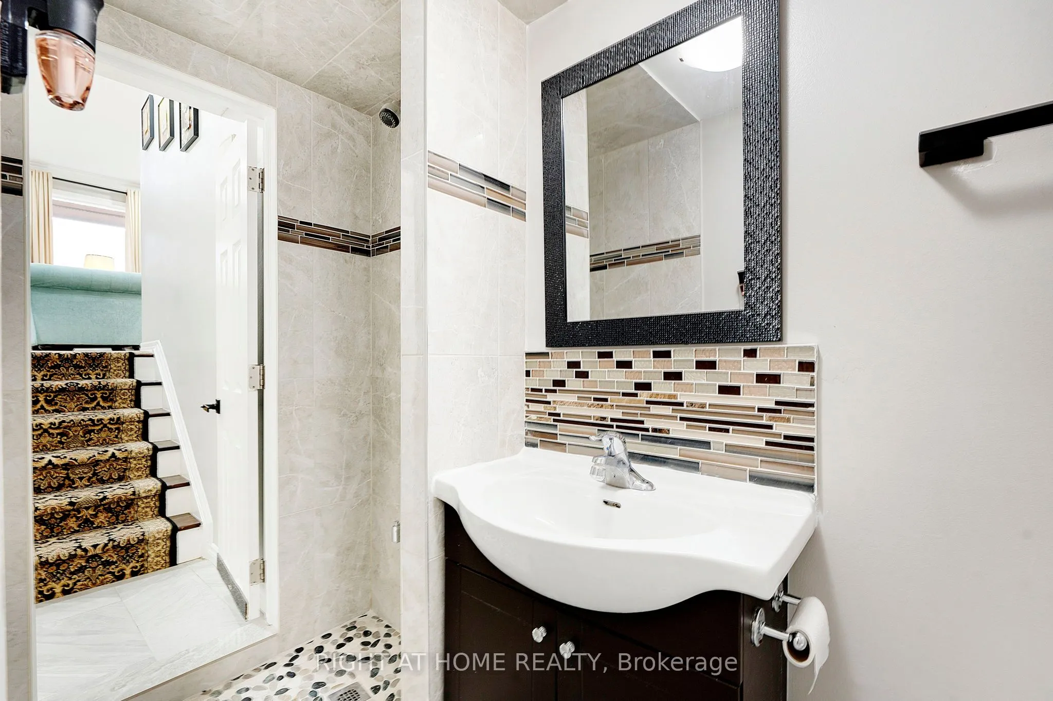 Condo Townhouse interior view at 180 Mississauga Valley Boulevard Mississauga