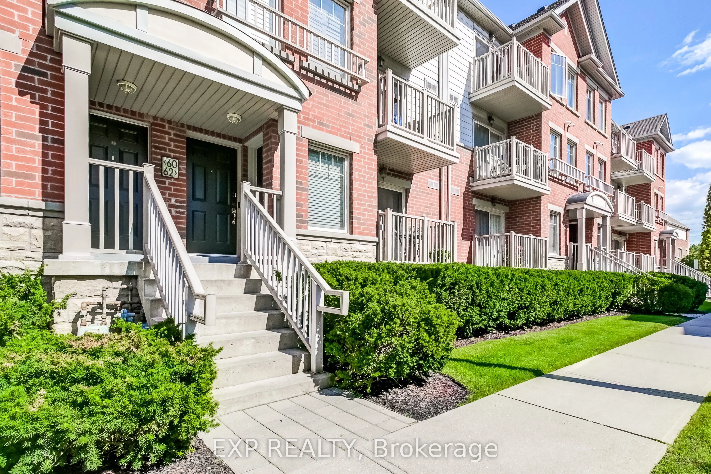 Condo Townhouse 2 bedroom 2 bathroom at 3250 Bentley Drive in Mississauga - MLS# W12588228