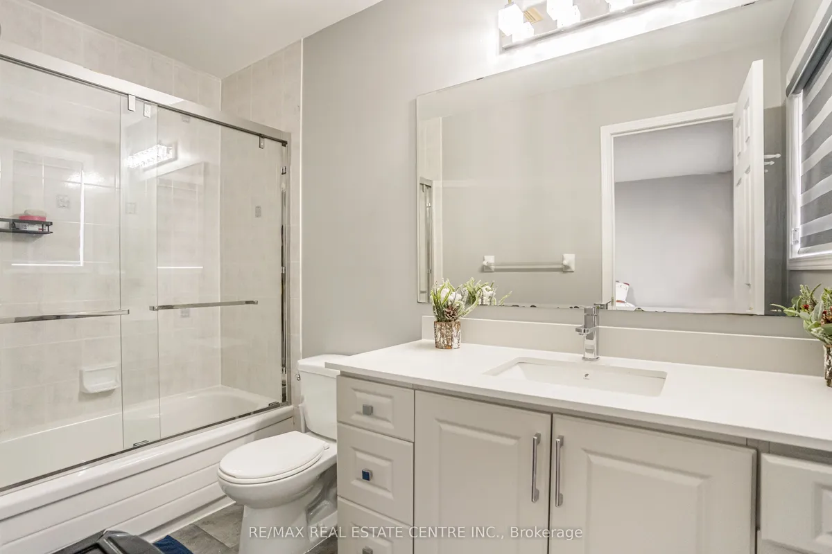 Semi-Detached  kitchen at 42 Brunswick Street Brampton