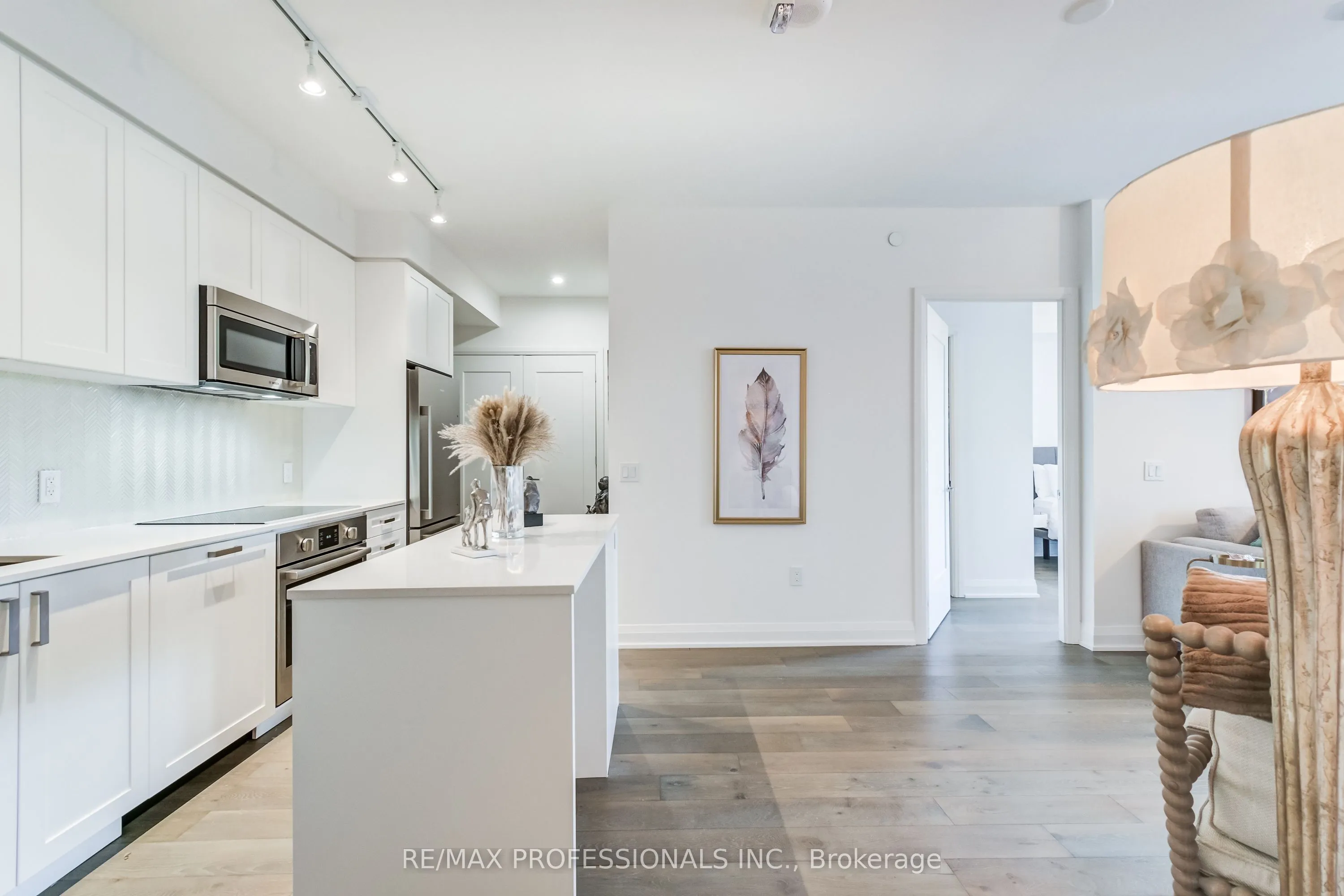 Condo Apartment living room at 293 The Kingsway N/A Toronto