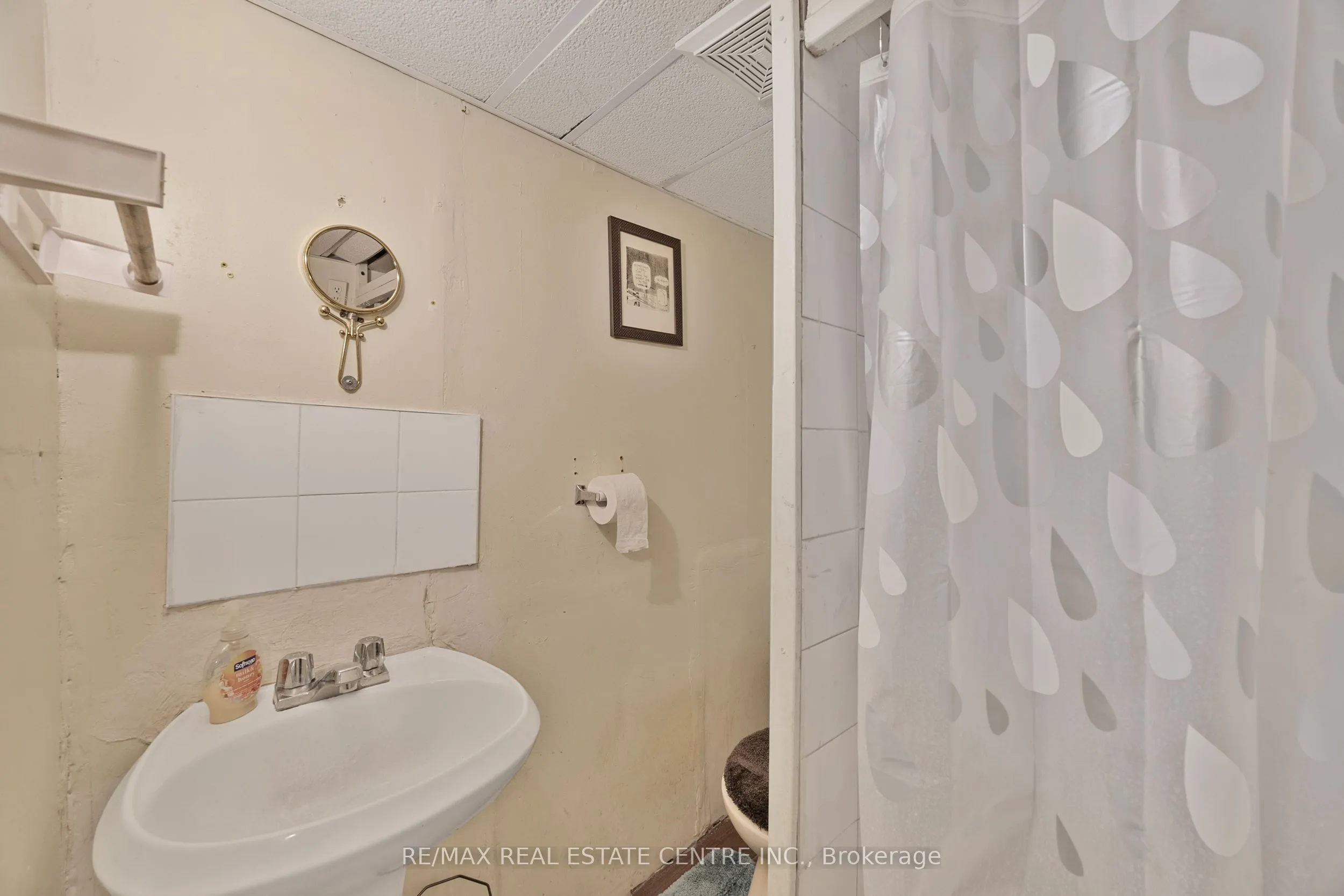 Detached 3 bedroom 2 bathroom at 15 Cliff Street in Toronto - MLS# W12589984