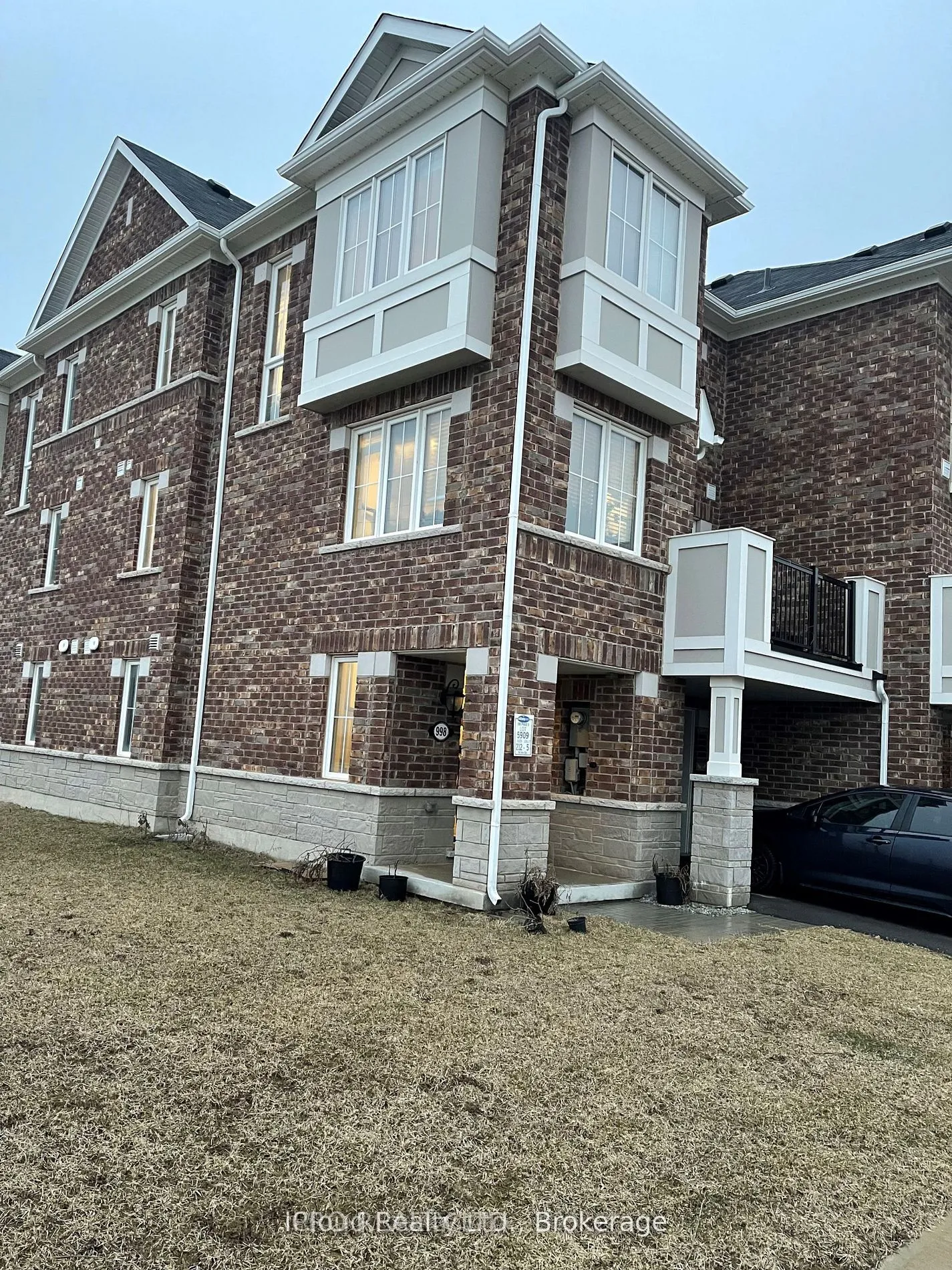 Att/Row/Townhouse 2 bedroom 3 bathroom at 998 Alder Gate in Milton - MLS# W12590858