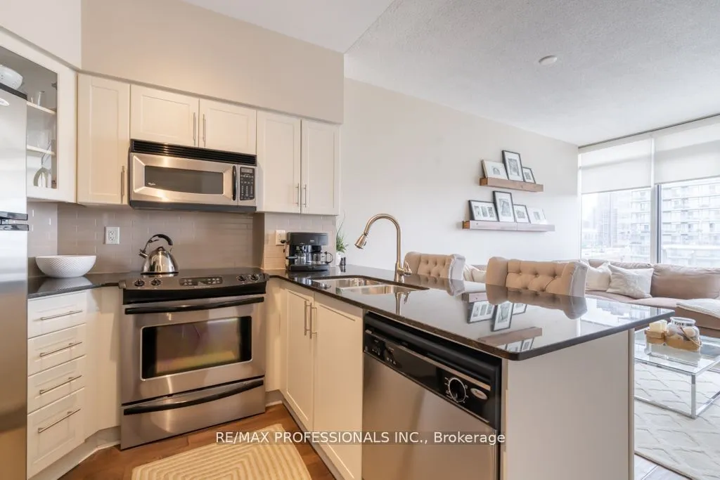 Condo Apartment kitchen at 15 Windermere Avenue Toronto
