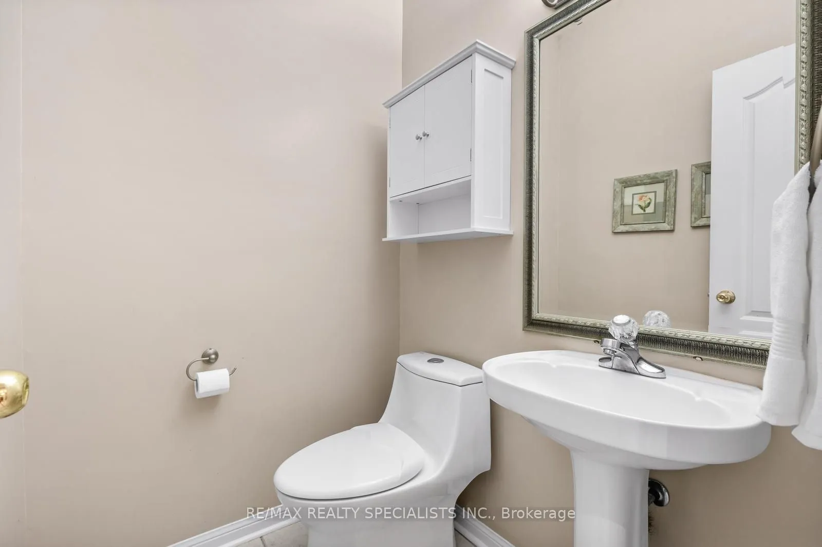 Detached living room at 700 Auger Terrace Milton