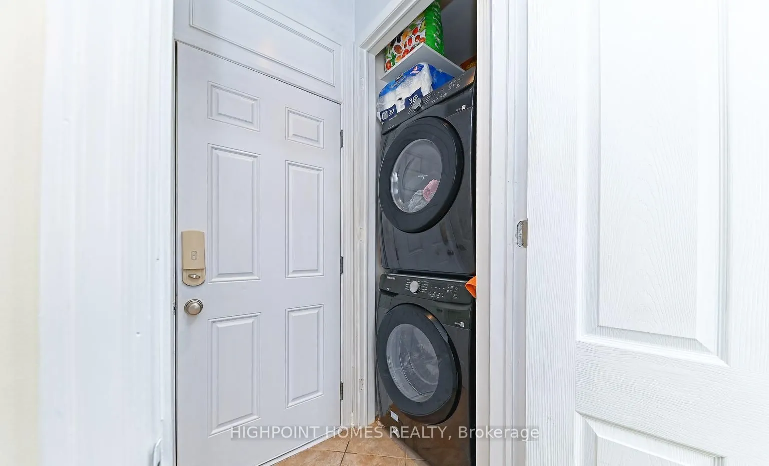 Detached interior view at 993 Whewell Trail N/A Milton