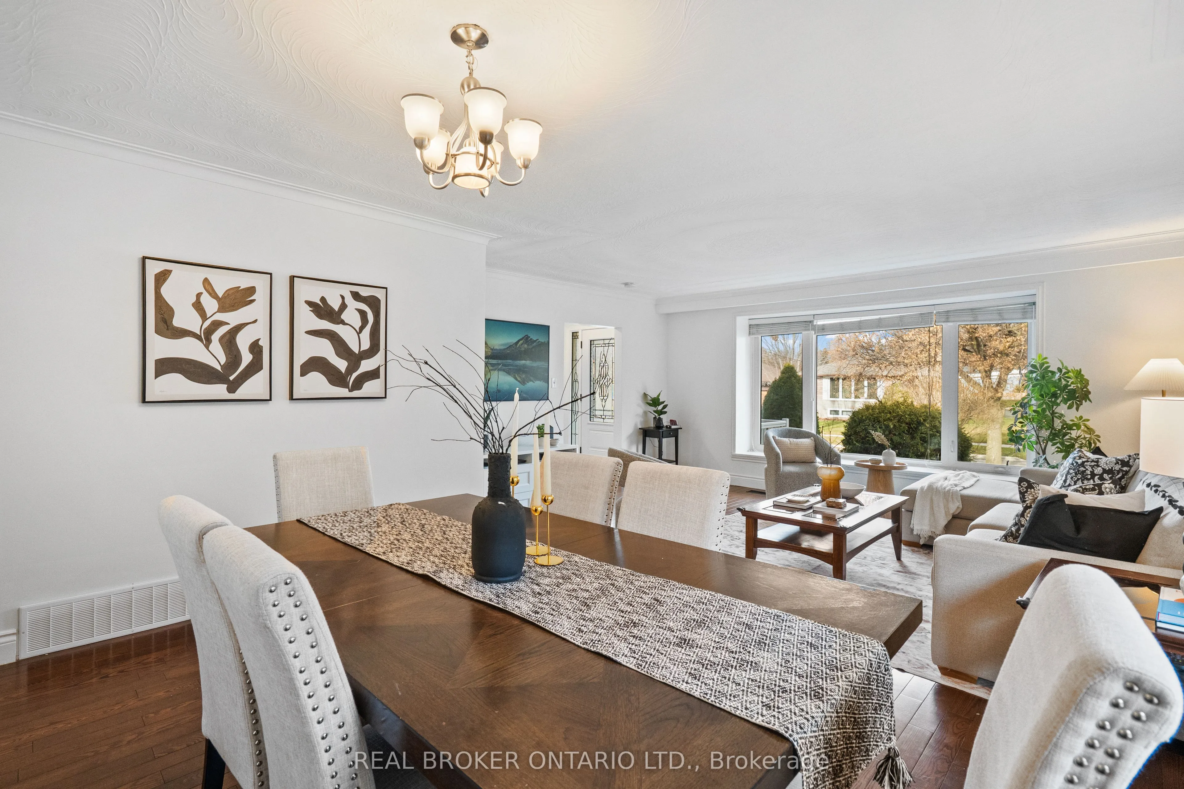 Detached living room at 21 Decarie Circle Toronto