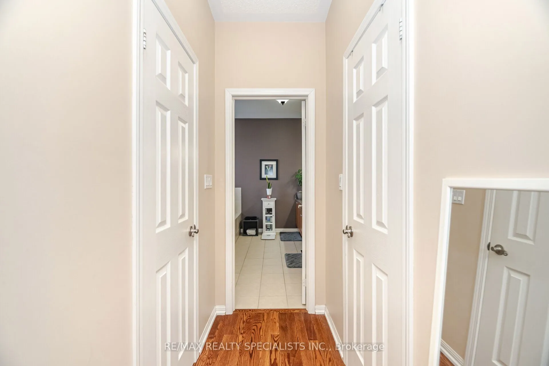 Detached living room at 990 Lancaster Boulevard Milton