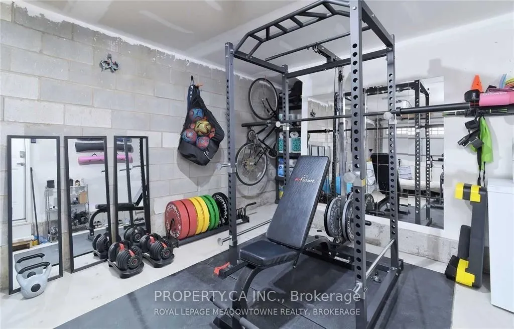 Att/Row/Townhouse kitchen at 1244 Rose Way Milton