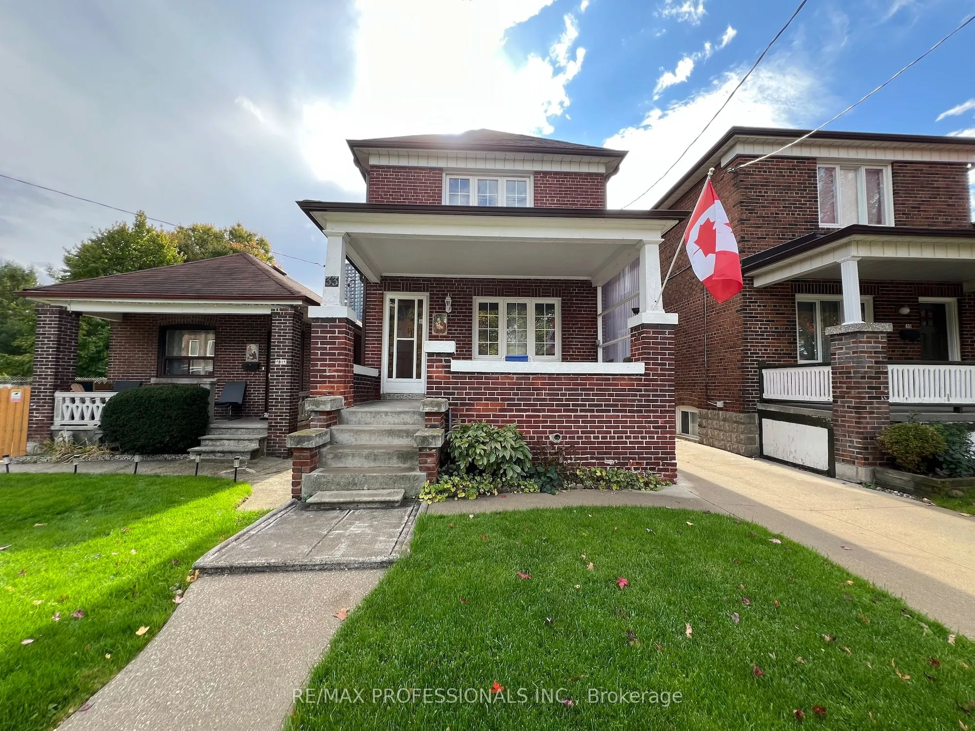 Detached 5 bedroom 3 bathroom at 33 Chandos Avenue in Toronto - MLS# W12594780