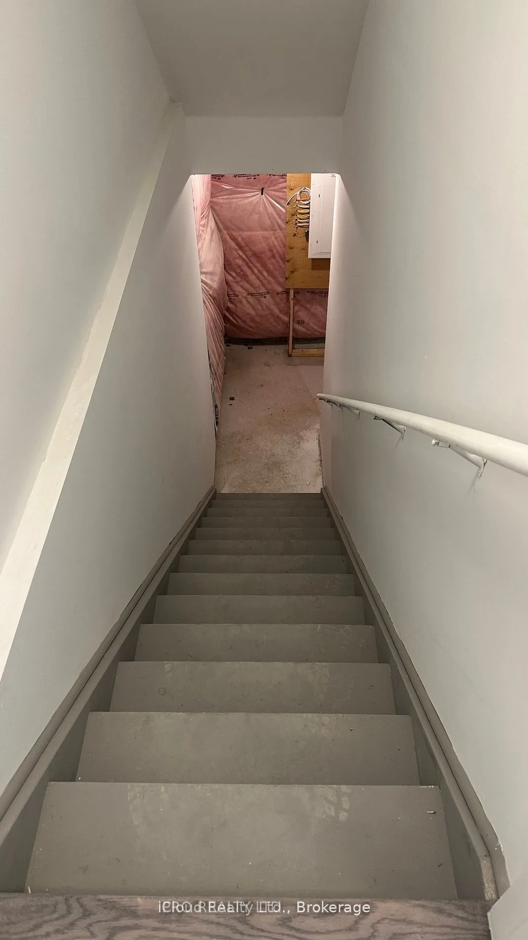 Att/Row/Townhouse living room at 5173 Zionkate Lane Mississauga