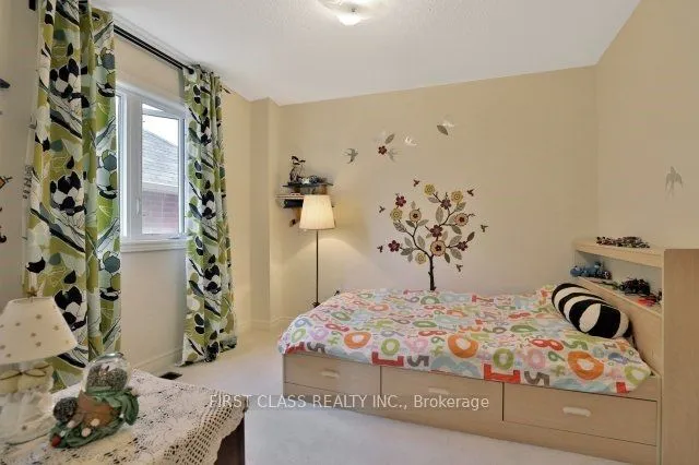 Detached kitchen at 470 Harkin Place Milton