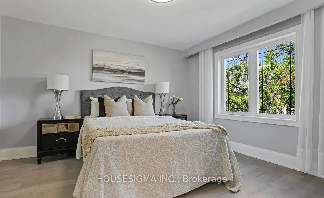 Detached living room at 90A Bicknell Avenue Toronto