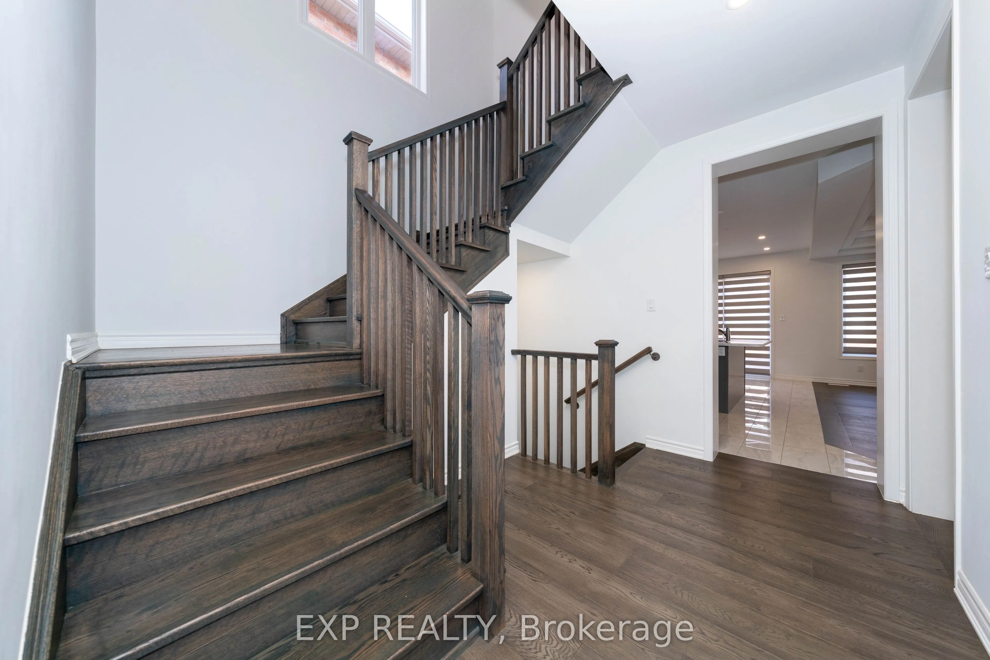 Detached living room at 558 Kennedy Circle Milton