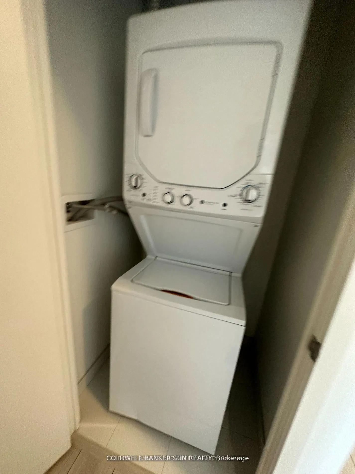 Condo Apartment kitchen at 270 Dufferin Street Toronto