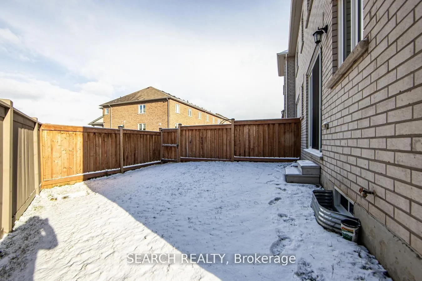 Att/Row/Townhouse 4 bedroom 3 bathroom at 988 Cherry Court in Milton - MLS# W12599936