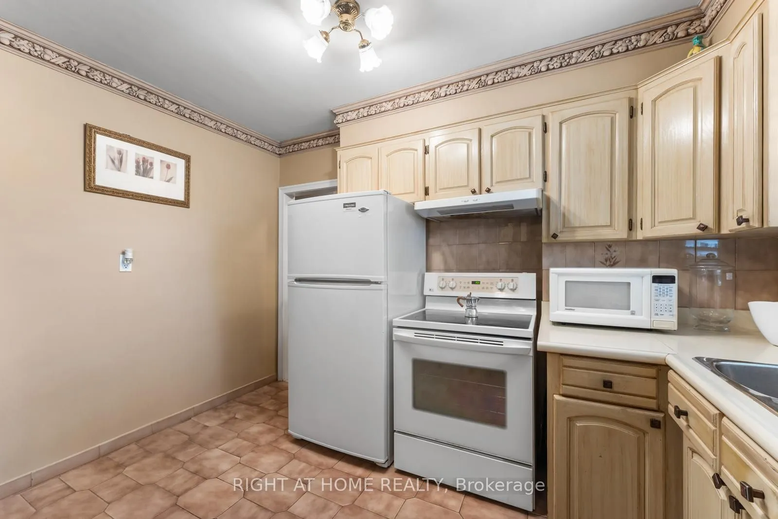 Detached kitchen at 254 Richard Clark Drive Toronto