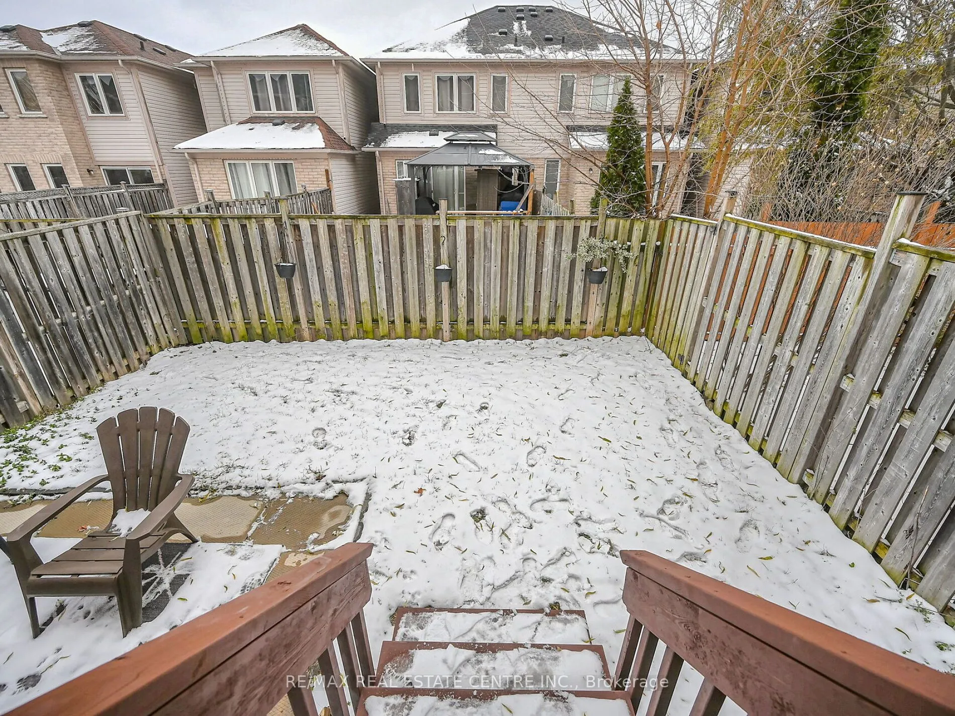 Att/Row/Townhouse interior view at 778 Johnson Heights Milton