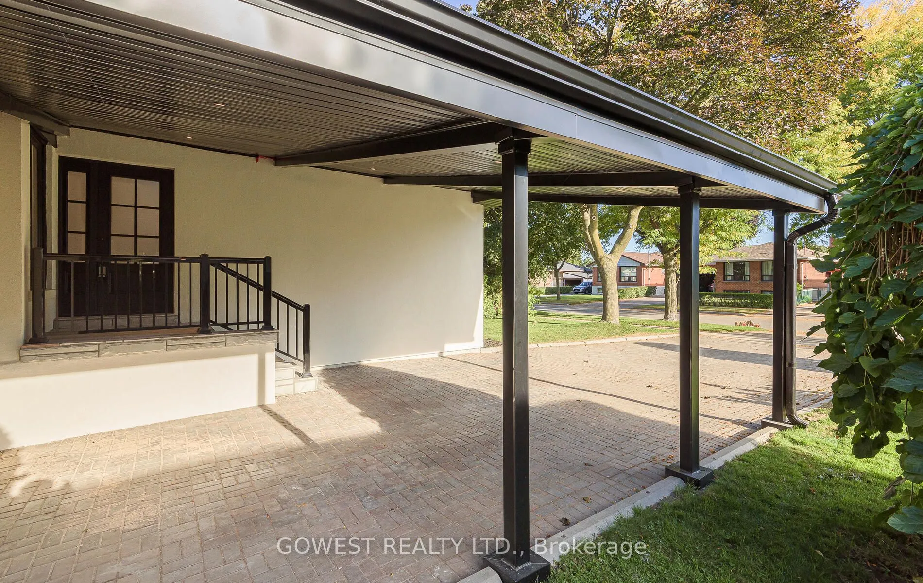 Detached kitchen at 27 Hollister Road Toronto