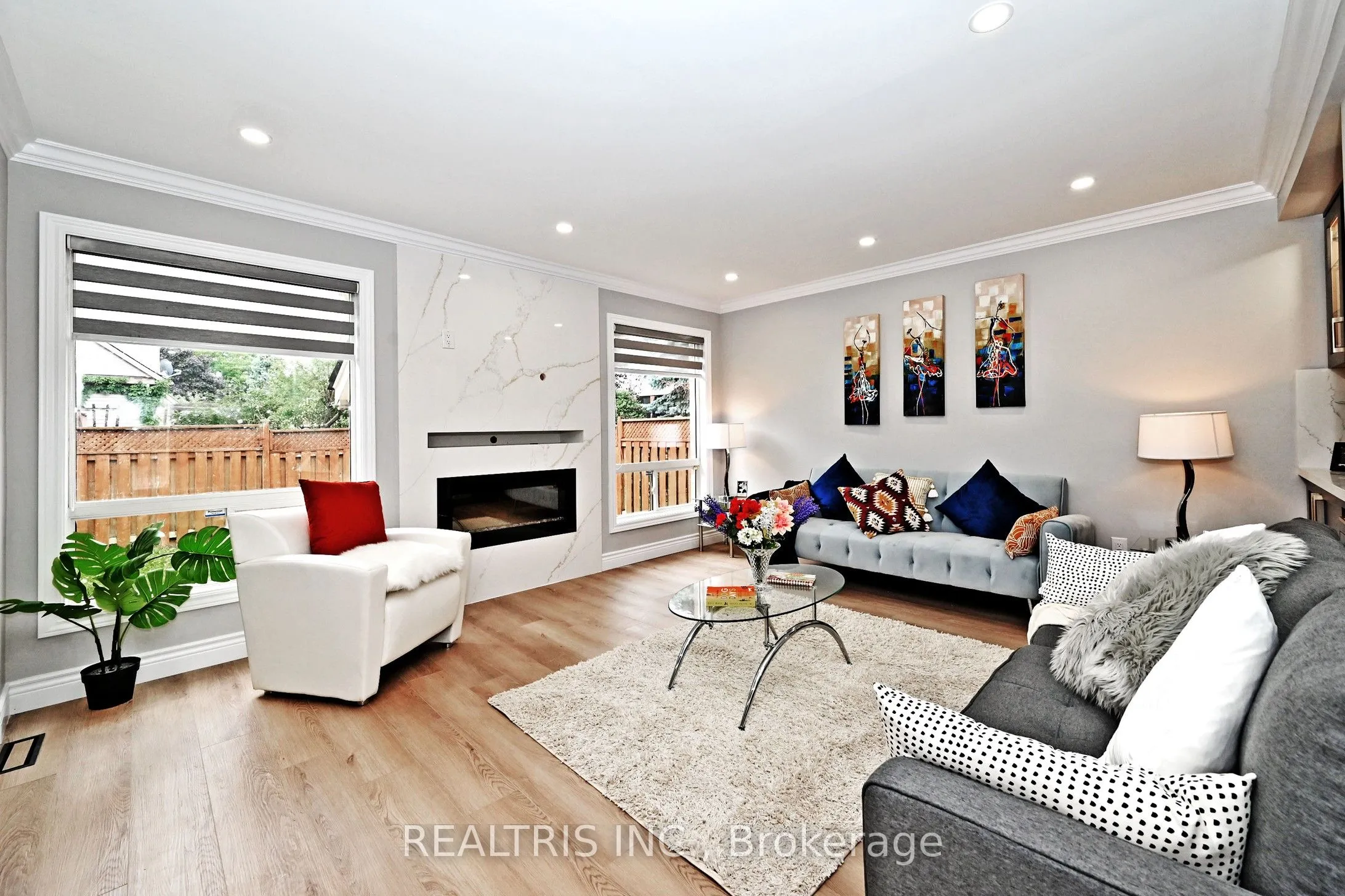 Detached living room at 649 Marley Crescent Milton