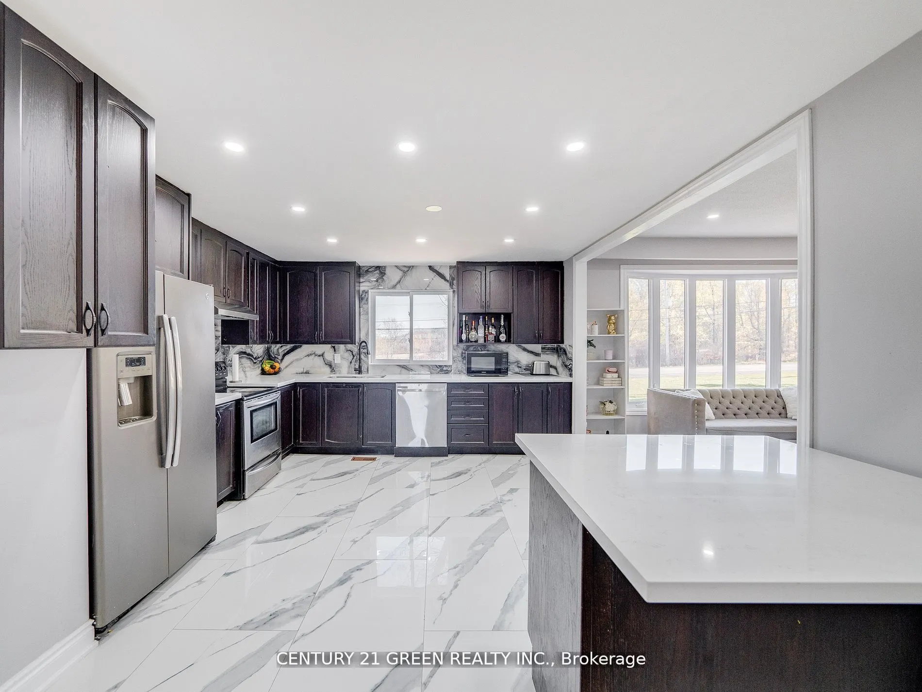 Detached living room at 5459 Campbellville Road Milton