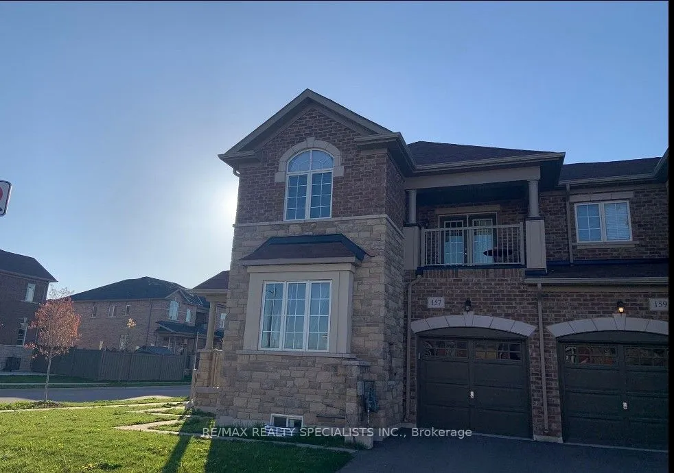 Att/Row/Townhouse living room at 157 Bronson Terrace Milton