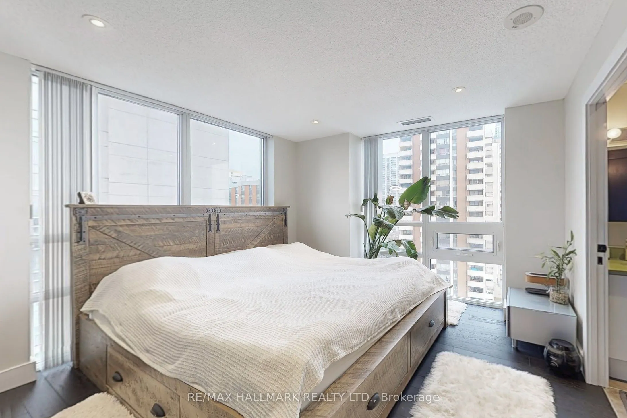 Condo Apartment kitchen at 3 Michael Power Place Toronto