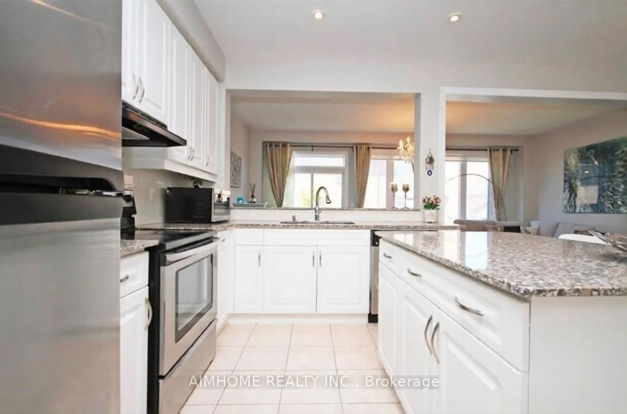 Att/Row/Townhouse living room at 103 Donovan Heights Milton