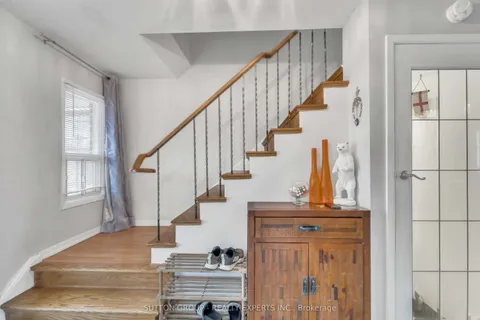 22 Summertime Court, Brampton, ON L6Z 2B4