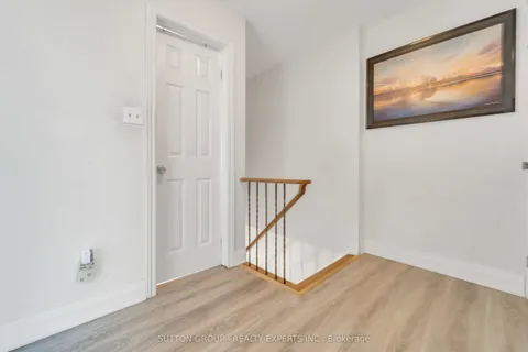 22 Summertime Court, Brampton, ON L6Z 2B4