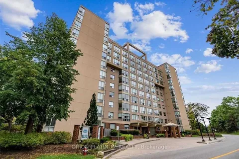1110 Walden Circle, Mississauga, ON L5J 4R3
