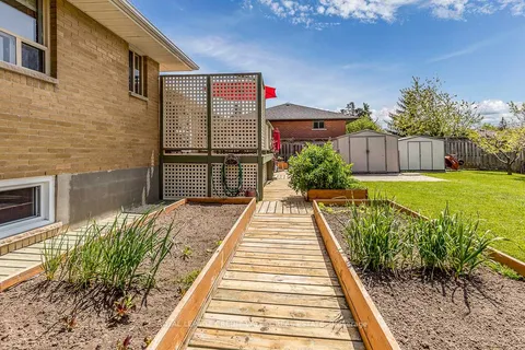 152 Cornwall Heights, Brampton, ON L6W 2J2