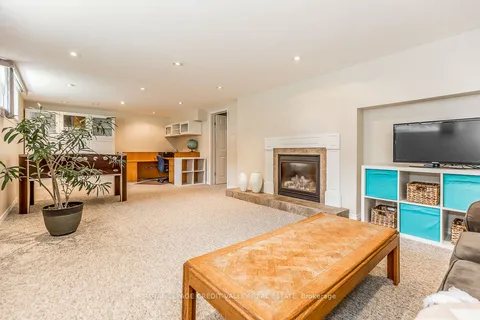 152 Cornwall Heights, Brampton, ON L6W 2J2