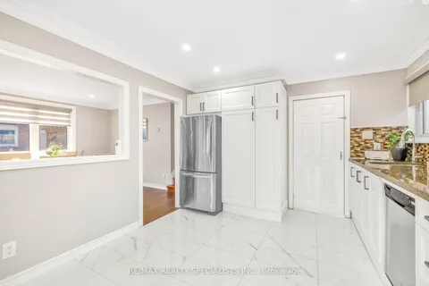 4 Aberdeen Crescent, Brampton, ON L6T 2P9