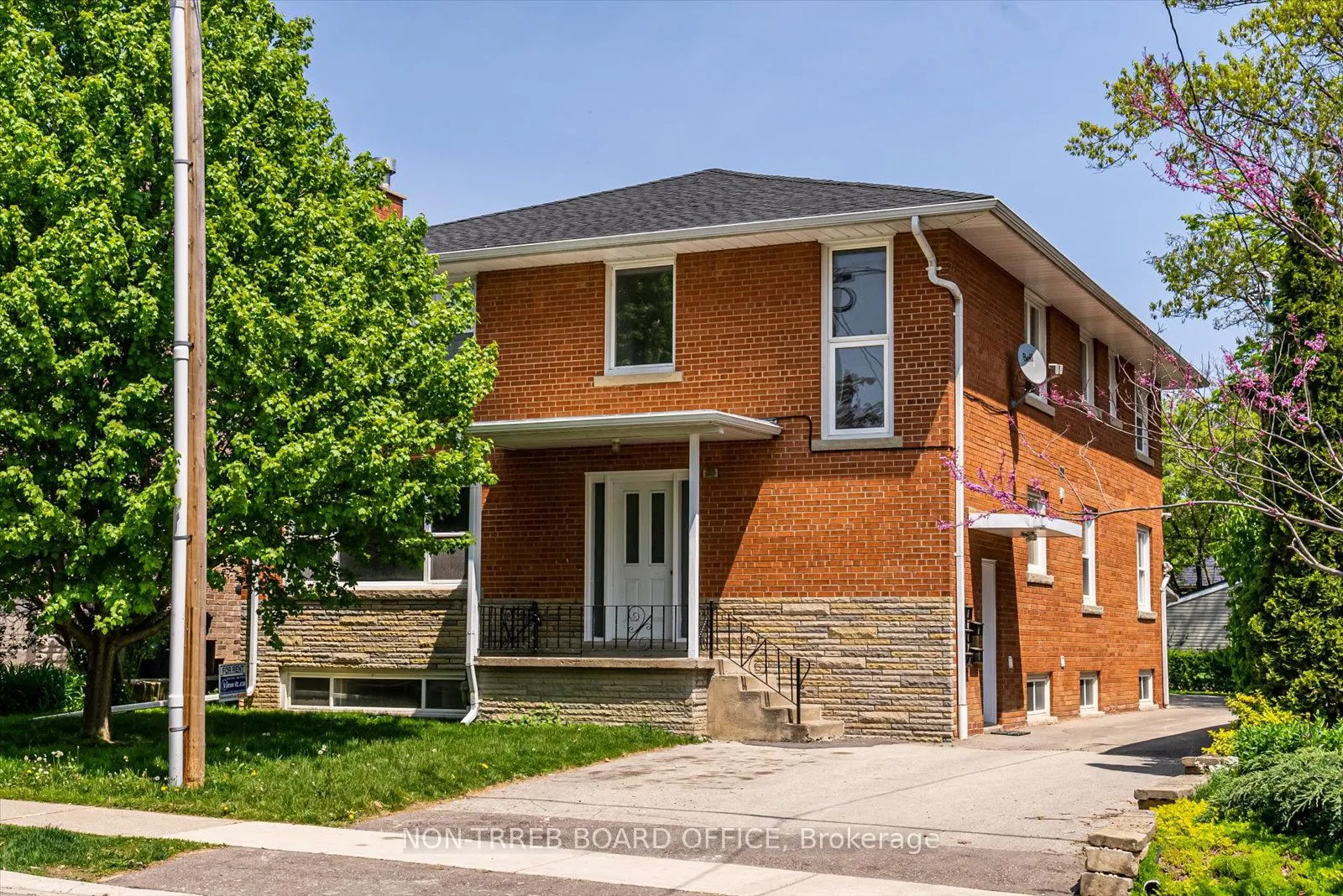 55 THIRTY EIGHTH Street, Toronto, ON M8W 3M2