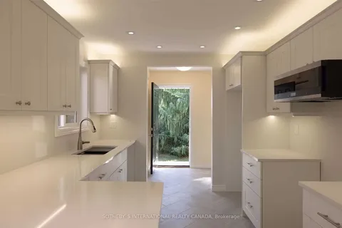 3315 Nadine Crescent, Mississauga, ON L5A 3L4