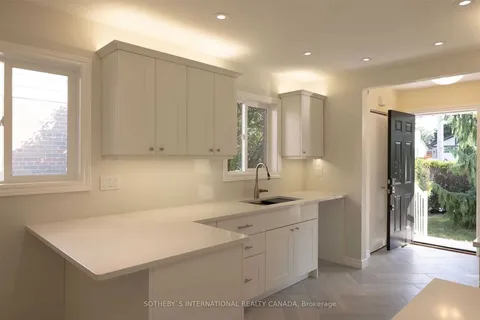 3315 Nadine Crescent, Mississauga, ON L5A 3L4