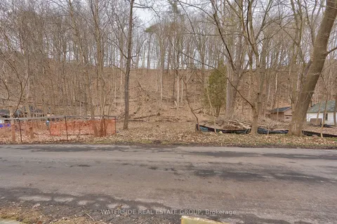 1403 Hidden Valley Rd, Burlington, ON L7P 0T5