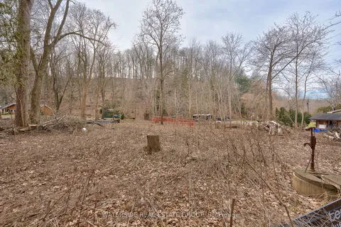 1403 Hidden Valley Rd, Burlington, ON L7P 0T5