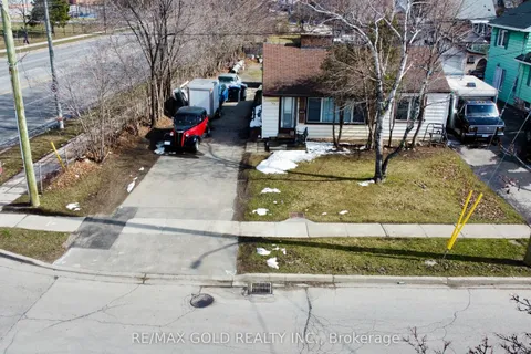103 Woodward Avenue, Brampton, ON L6V 1K5