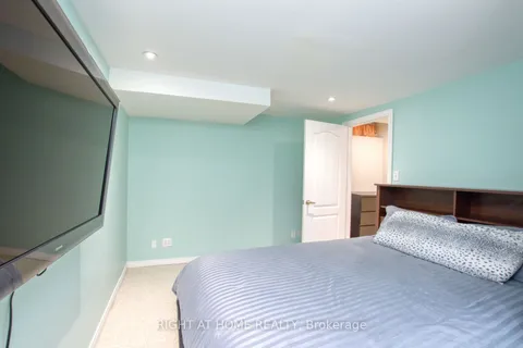 102 Grapevine Rd, Caledon, ON L7E 2M6