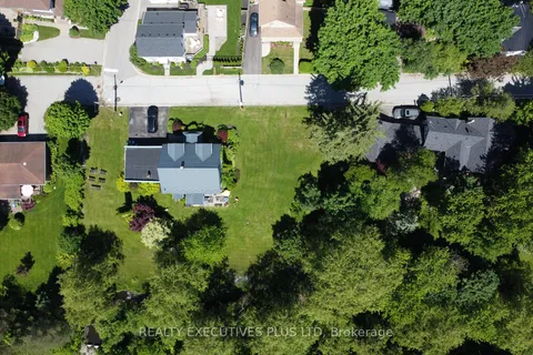 4 Cedar St, Caledon, ON L7C 1K5