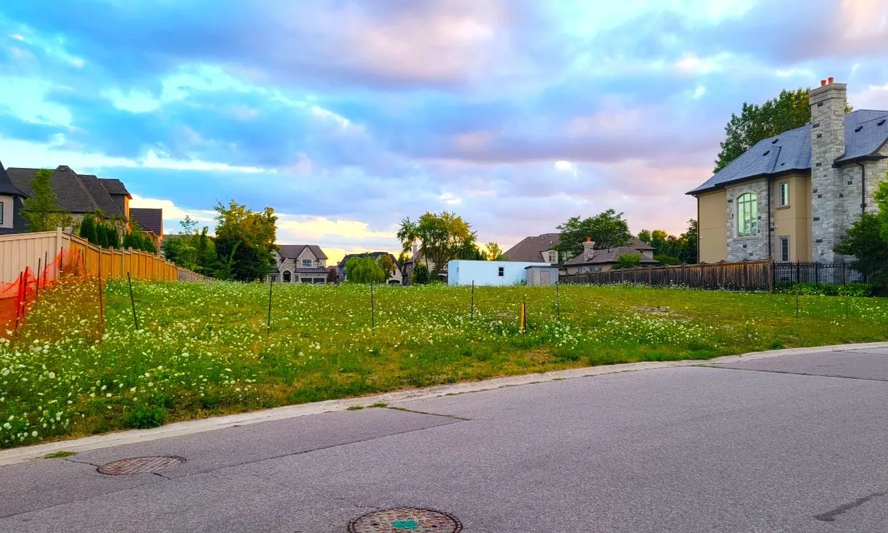 6832 Campbell Settler Crt, Mississauga, ON L4W 2Y4