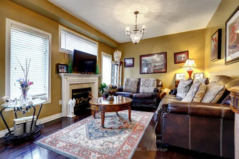 14 MASTERS GREEN Cres, Brampton, ON L7A 3K2