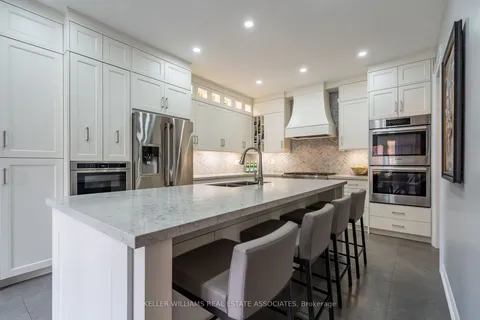 3263 Pringle Pl, Mississauga, ON L5M 7V7