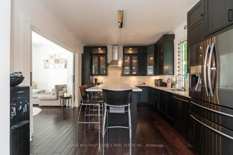 35 Elizabeth St, Brampton, ON L6X 1S3