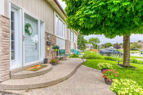 2230 Manchester Dr, Burlington, ON L7P 3W2