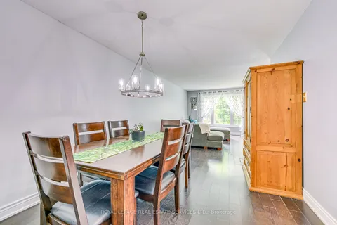2230 Manchester Dr, Burlington, ON L7P 3W2