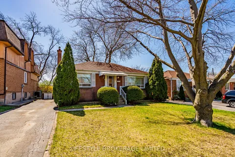 213 EPSOM DOWNS Dr, Toronto, ON M3M 1S8