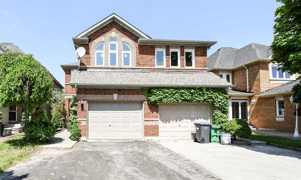 6037 Clover Ridge Cres, Mississauga, ON L5N 7B4